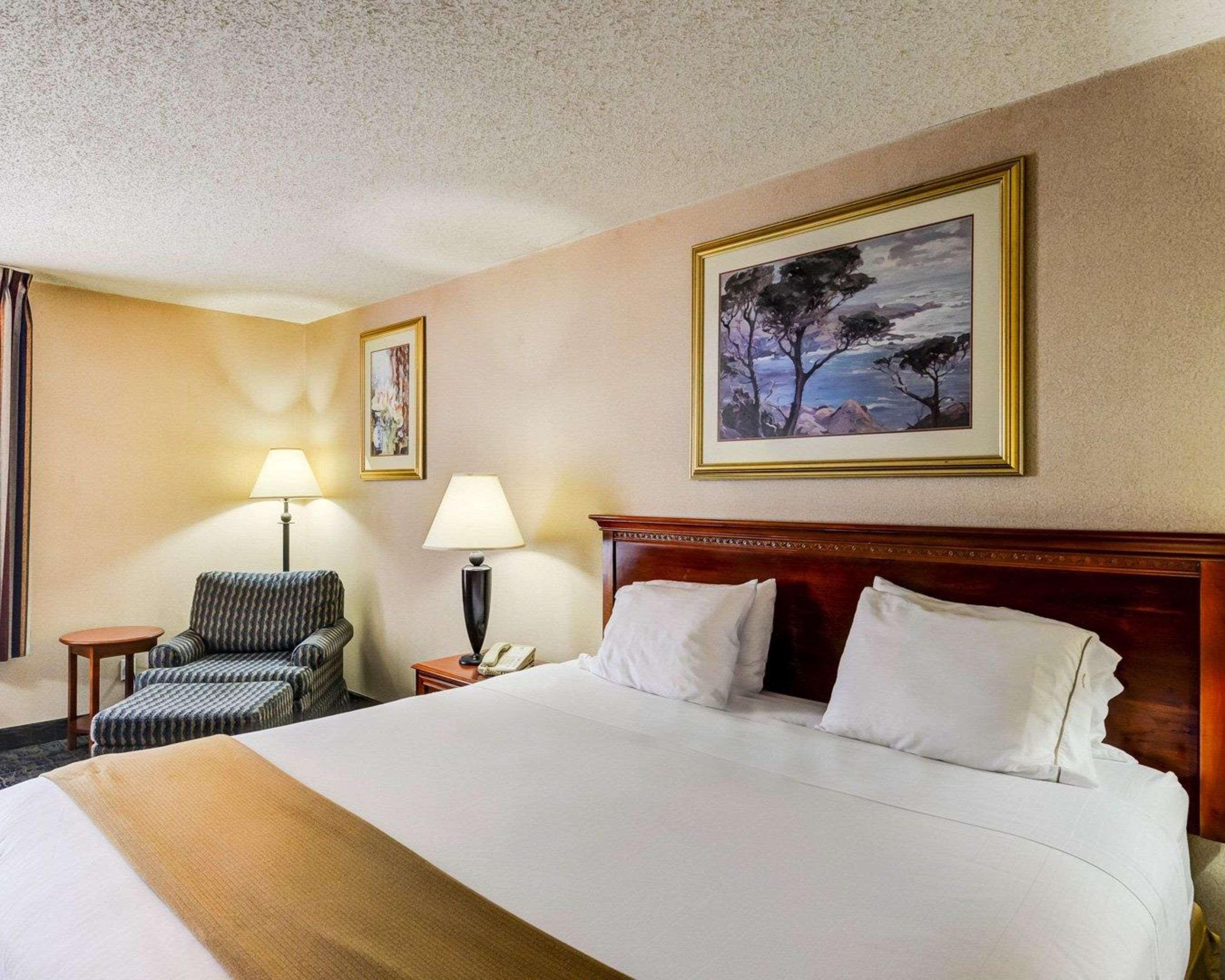 Quality Inn Spring Mills - Martinsburg North Εξωτερικό φωτογραφία