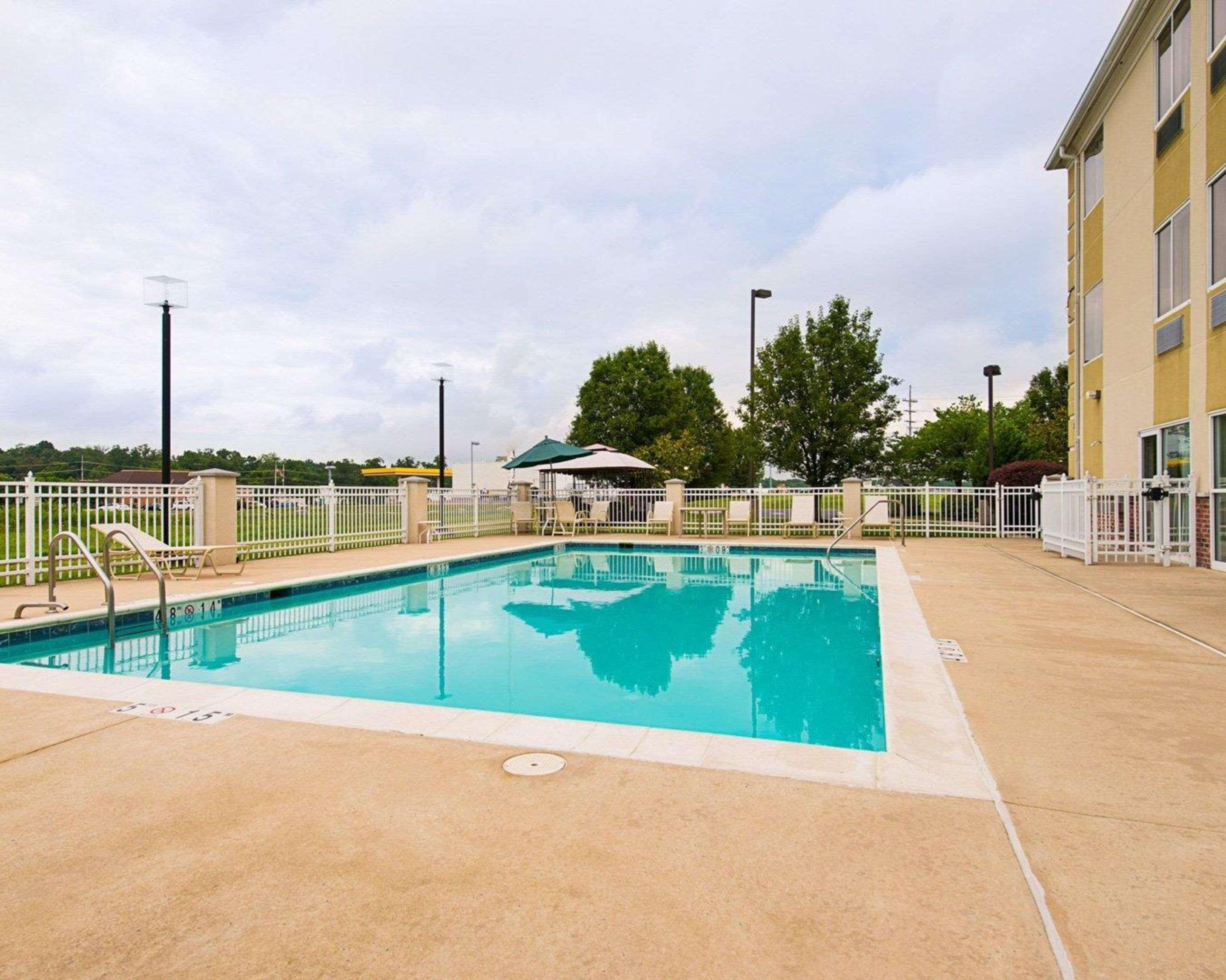 Quality Inn Spring Mills - Martinsburg North Εξωτερικό φωτογραφία
