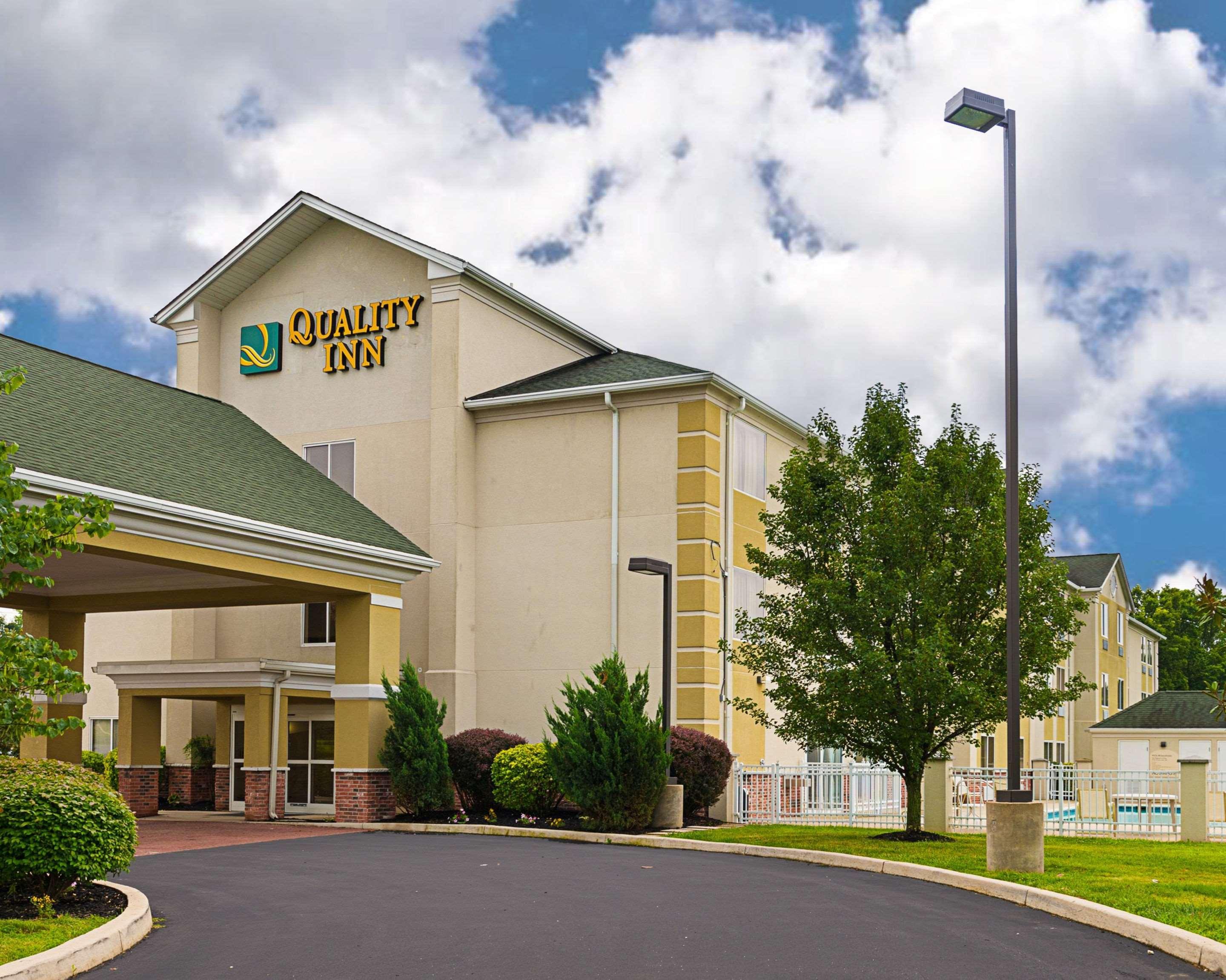 Quality Inn Spring Mills - Martinsburg North Εξωτερικό φωτογραφία